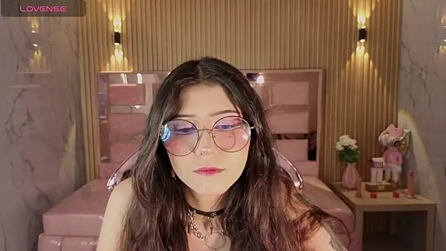 miss devil s online show from April 14, 2026, 3:11 am