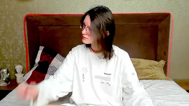 RoxyHerena online show from January 13, 2026, 8:07 am