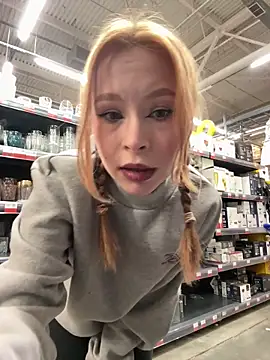 Snapshot of _Little_Ginger chatting on December 14, 2025, 3:57 am Little Ginger online show from December 14, 2025, 3:57 am