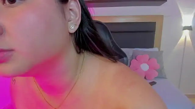 nerea swan online show from December 20, 2025, 2:58 am