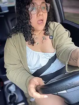 VanesssaMilf  online show from January 8, 2026, 8:15 pm