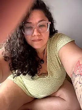 VanesssaMilf  online show from March 25, 2026, 3:33 pm