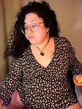 VanesssaMilf  online show from February 14, 2026, 11:16 pm