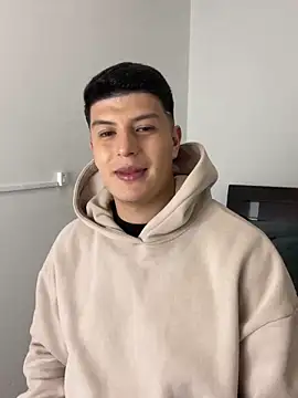 Snapshot of Goldenknight33 chatting on February 13, 2026, 1:33 pm Goldenknight33 online show from February 13, 2026, 1:33 pm