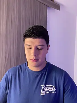 Snapshot of Goldenknight33 chatting on February 3, 2026, 2:55 pm Goldenknight33 online show from February 3, 2026, 2:55 pm