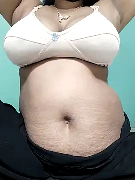 Uma-2 online show from December 20, 2025, 3:53 am