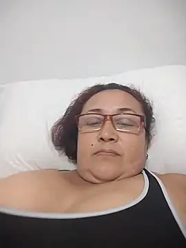 Nini Love  online show from February 27, 2026, 4:12 am