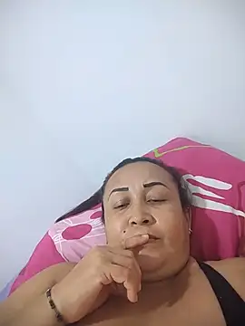 Nini Love  online show from May 23, 2026, 4:33 am