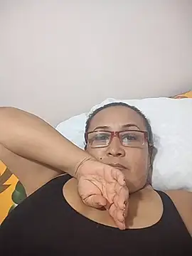 Nini Love  online show from March 24, 2026, 1:38 am