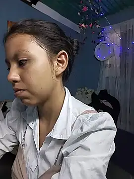 Snapshot of Princess_elia chatting on July 17, 2026, 5:32 pm Princess elia online show from July 17, 2026, 5:32 pm
