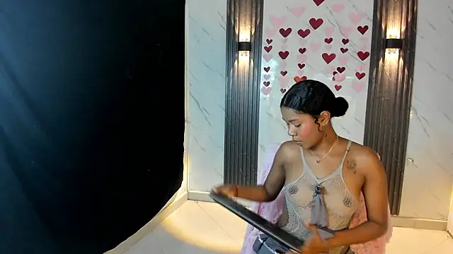 CaramelDesire online show from February 26, 2026, 12:10 am