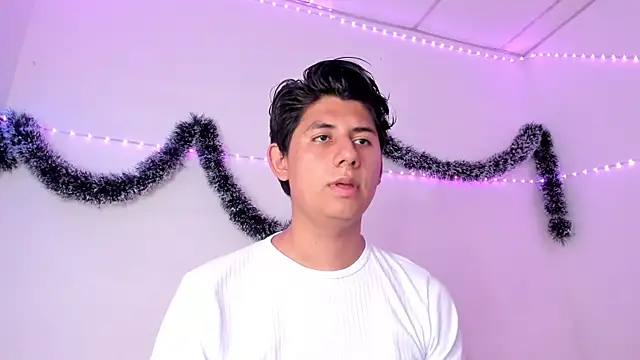 Snapshot of king_Eric30 chatting on January 6, 2026, 8:57 pm king Eric30 online show from January 6, 2026, 8:57 pm