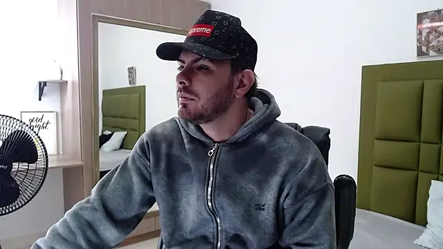 Snapshot of stive_0297 chatting on January 7, 2026, 11:48 am stive 0297 online show from January 7, 2026, 11:48 am