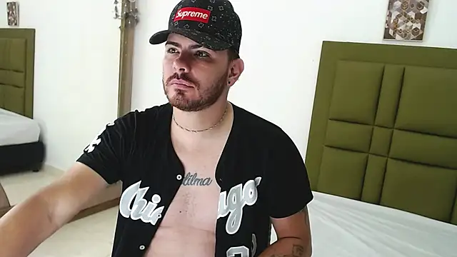 Snapshot of stive_0297 chatting on December 19, 2025, 11:45 am stive 0297 online show from December 19, 2025, 11:45 am