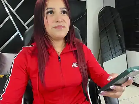 IssysLeBlanc online show from January 12, 2026, 4:30 am