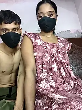 couplegk71 online show from February 18, 2026, 10:22 am