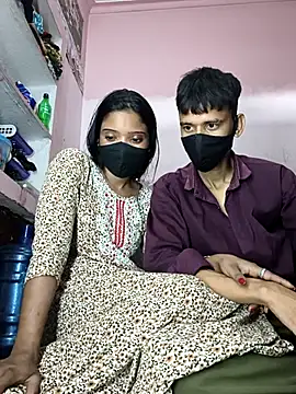 couplegk71 online show from February 20, 2026, 3:47 am