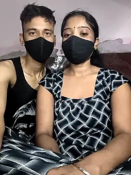 couplegk71 online show from February 14, 2026, 4:18 pm