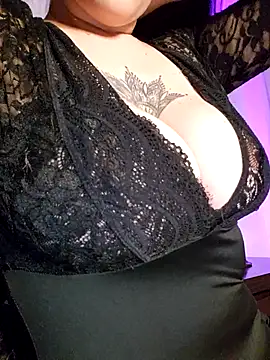 Snapshot of BustyVampyre chatting on January 14, 2026, 11:19 pm BustyVampyre online show from January 14, 2026, 11:19 pm