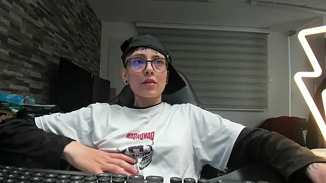 BelaXMeganOfficial online show from June 12, 2026, 2:48 pm