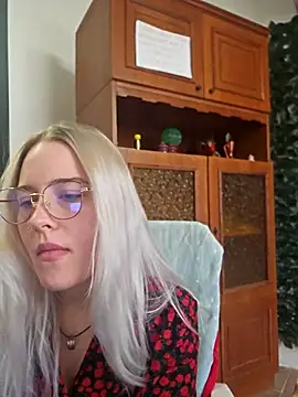 Snapshot of ChristinaWheeled11 chatting on March 4, 2026, 10:34 am ChristinaWheeled11 online show from March 4, 2026, 10:34 am