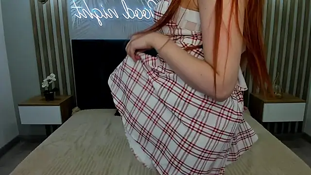 LisaAmoree online show from June 10, 2026, 1:07 am