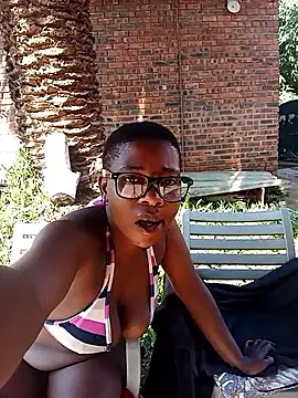 SexyMbali 01 online show from April 11, 2026, 7:45 am