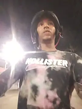 Andreskelly online show from April 11, 2026, 1:24 am