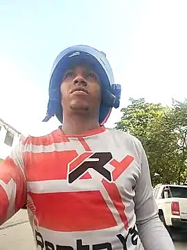 Snapshot of Andreskelly chatting on February 16, 2026, 1:43 pm Andreskelly online show from February 16, 2026, 1:43 pm