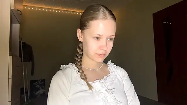 ZaidaSchwarten online show from February 5, 2026, 5:14 am