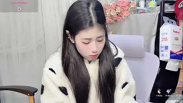 Yvonne-07 online show from February 26, 2026, 1:11 pm