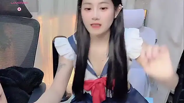 Yvonne-07 online show from December 18, 2025, 12:20 pm