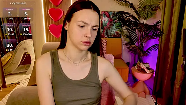 MaxinCarroll online show from April 15, 2026, 10:10 am