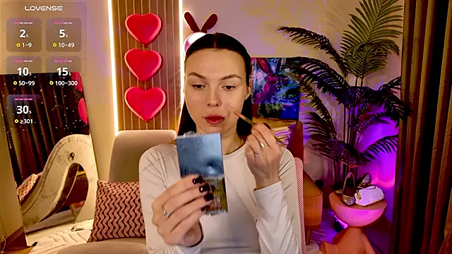 MaxinCarroll online show from March 29, 2026, 8:05 am