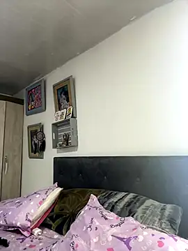 Snapshot of Aurora_Dolce chatting on December 19, 2025, 2:48 am Aurora Dolce online show from December 19, 2025, 2:48 am