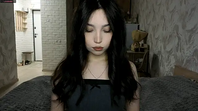 Snapshot of Qwami_Amie chatting on June 11, 2026, 3:31 pm Qwami Amie online show from June 11, 2026, 3:31 pm