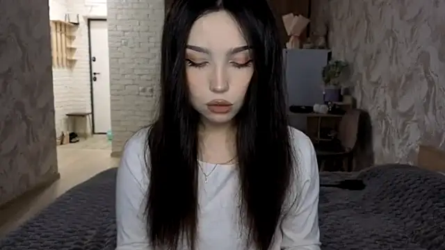Snapshot of Qwami_Amie chatting on June 27, 2026, 6:19 am Qwami Amie online show from June 27, 2026, 6:19 am