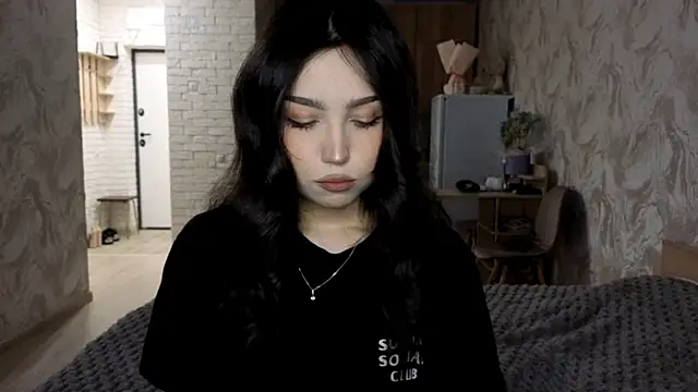 Snapshot of Qwami_Amie chatting on June 29, 2026, 6:20 am Qwami Amie online show from June 29, 2026, 6:20 am
