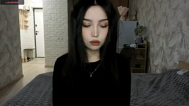 Snapshot of Qwami_Amie chatting on June 30, 2026, 5:51 am Qwami Amie online show from June 30, 2026, 5:51 am