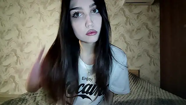 Snapshot of Qwami_Amie chatting on February 26, 2026, 4:18 pm Qwami Amie online show from February 26, 2026, 4:18 pm