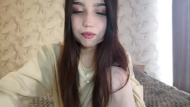 Snapshot of Qwami_Amie chatting on February 28, 2026, 6:13 am Qwami Amie online show from February 28, 2026, 6:13 am