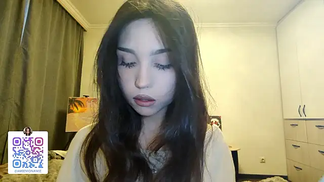 Snapshot of Qwami_Amie chatting on January 17, 2026, 4:27 am Qwami Amie online show from January 17, 2026, 4:27 am