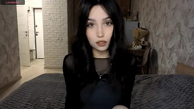 Snapshot of Qwami_Amie chatting on June 16, 2026, 10:04 am Qwami Amie online show from June 16, 2026, 10:04 am