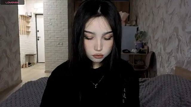 Snapshot of Qwami_Amie chatting on July 2, 2026, 6:19 am Qwami Amie online show from July 2, 2026, 6:19 am