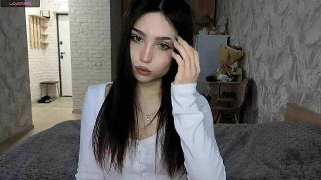 Snapshot of Qwami_Amie chatting on June 18, 2026, 9:14 am Qwami Amie online show from June 18, 2026, 9:14 am