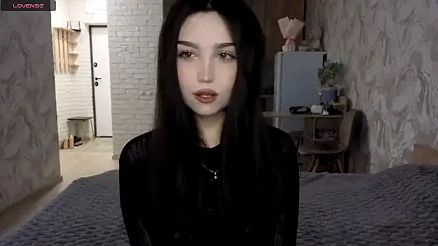 Snapshot of Qwami_Amie chatting on July 4, 2026, 5:47 am Qwami Amie online show from July 4, 2026, 5:47 am