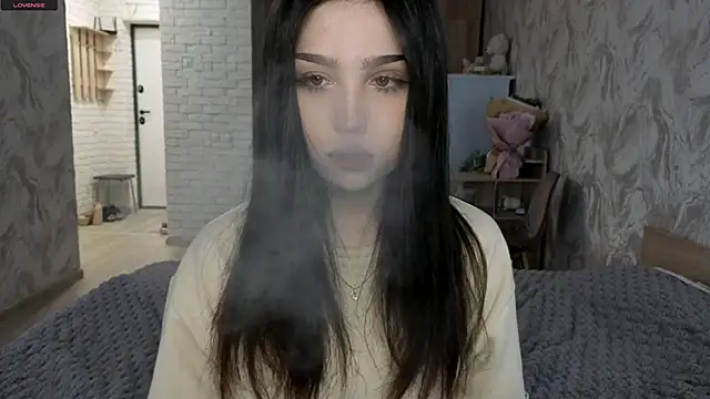 Snapshot of Qwami_Amie chatting on June 7, 2026, 7:35 am Qwami Amie online show from June 7, 2026, 7:35 am
