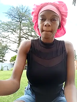 Snapshot of PetiteDoll_06 chatting on February 16, 2026, 2:59 pm PetiteDoll 06 online show from February 16, 2026, 2:59 pm