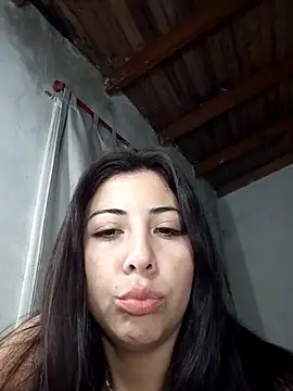 emmacurvyhot online show from June 4, 2026, 1:27 pm