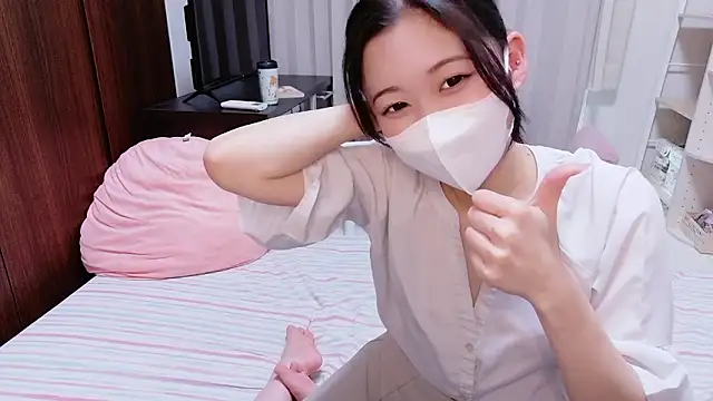 Ms-KARINA online show from May 19, 2026, 8:54 am